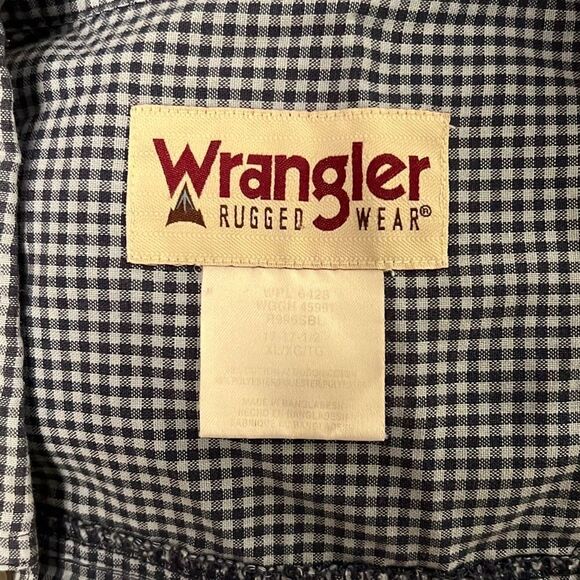Wrangler Men's Rugged Wear - Pin Patterned Short Sleeve Button Down - Picture 8 of 8